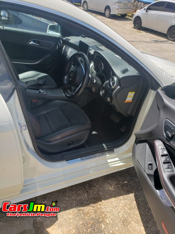 2015 Mercedes Benz C200 image6
