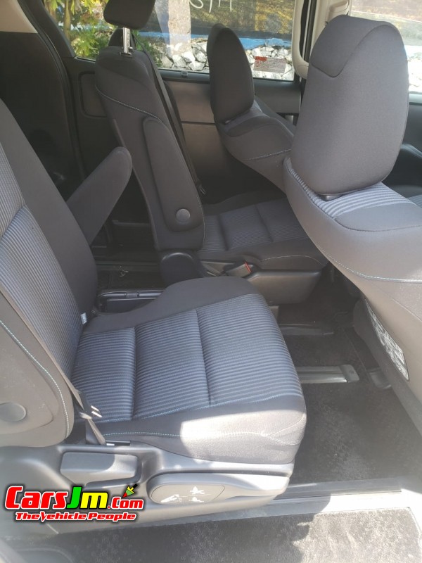 2012 BMW 3-Series image4