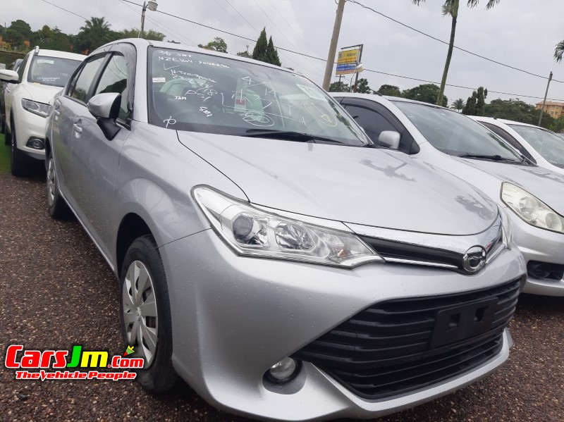 2017 Toyota Axio image2