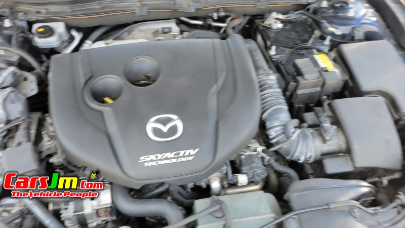 2017 Mazda Axella image13