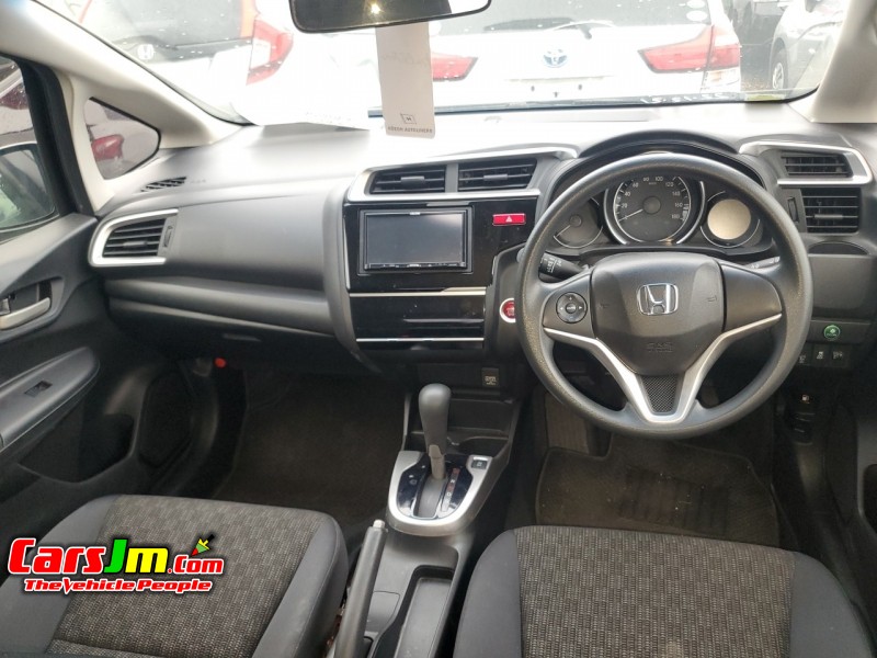 2015 Honda Fit image3