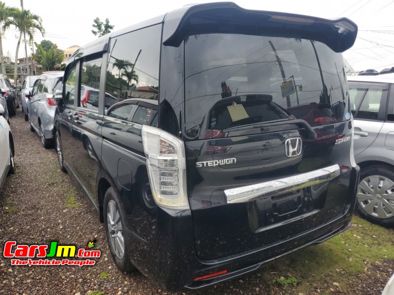 2023 Honda Stepwgn image1