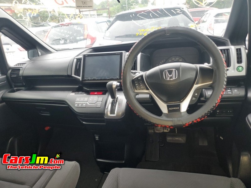 2023 Honda Stepwgn image9