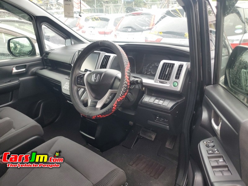 2023 Honda Stepwgn image10