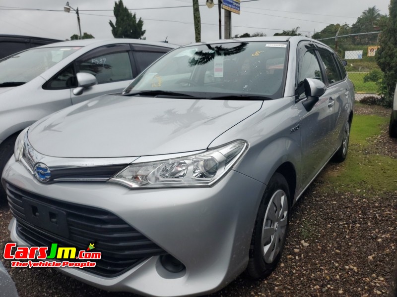 2017 Toyota Fielder image0
