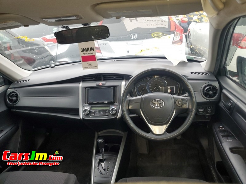 2017 Toyota Fielder image5
