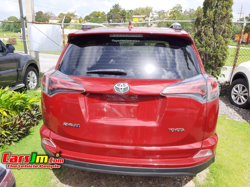 2018 Toyota Rav-4 image2