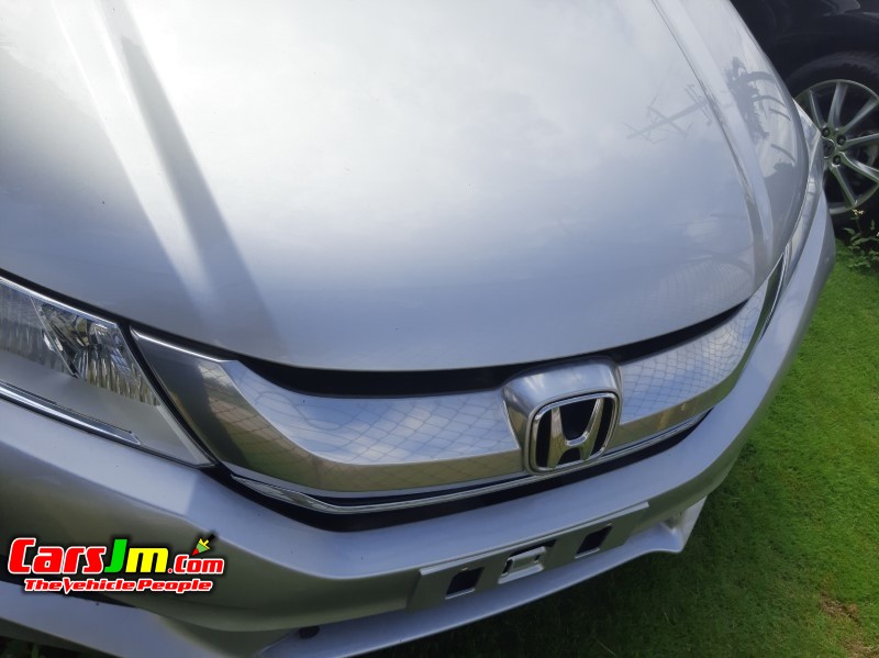 2016 Honda Grace image5