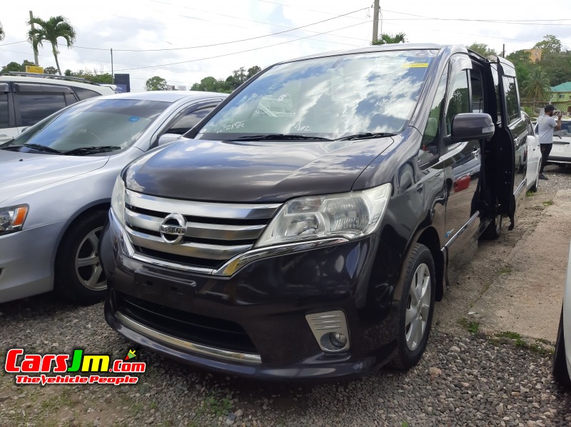 2013 Nissan Serena image0