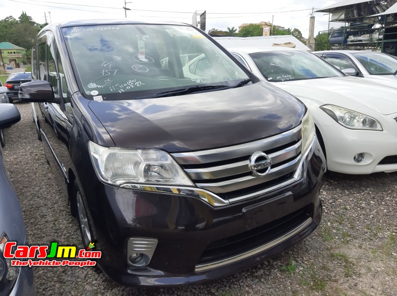 2013 Nissan Serena image2