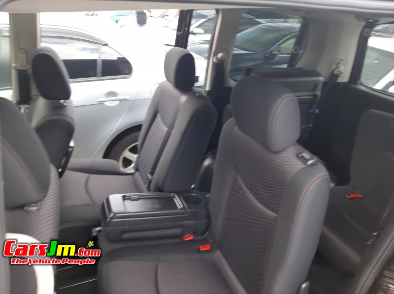 2013 Nissan Serena image5