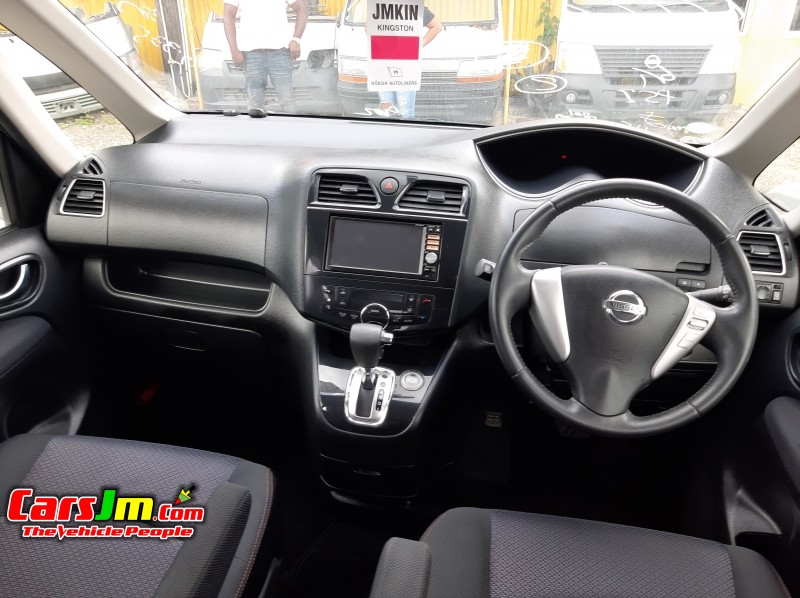 2013 Nissan Serena image8