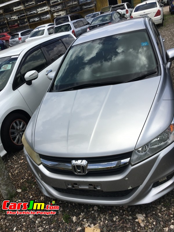 2010 Honda Stream image0