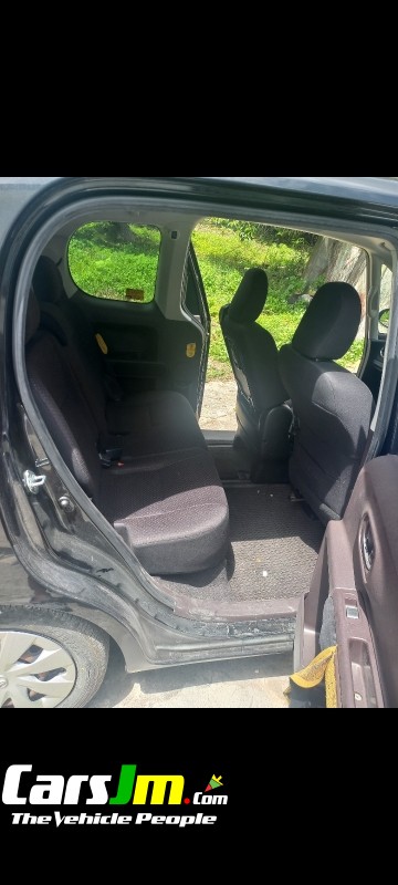 2015 Toyota Porte image15