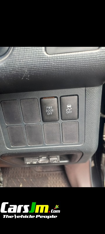 2015 Toyota Porte image23