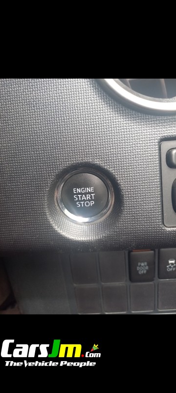 2015 Toyota Porte image25