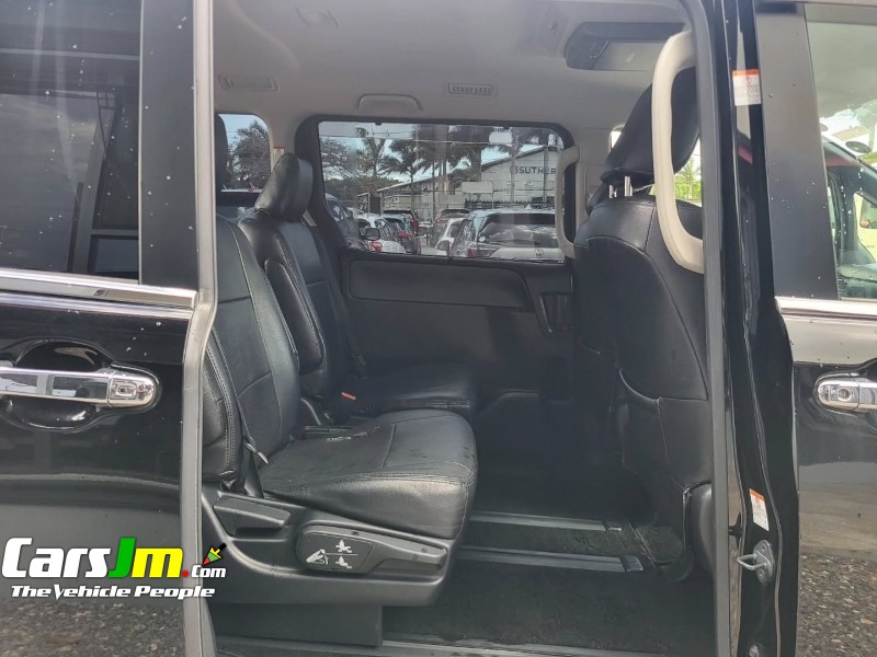 2014 Toyota Voxy image6