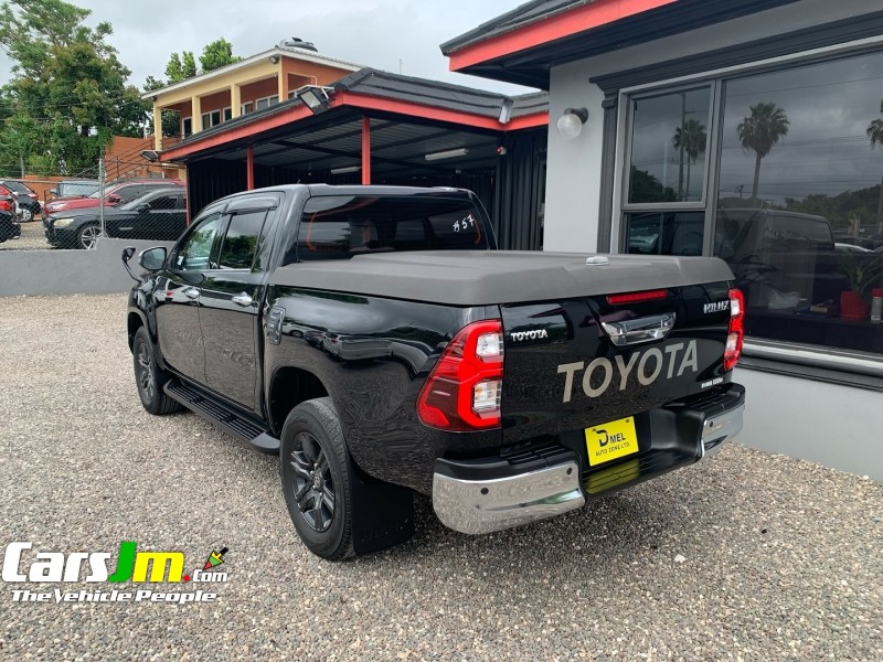 2021 Toyota Hilux image2