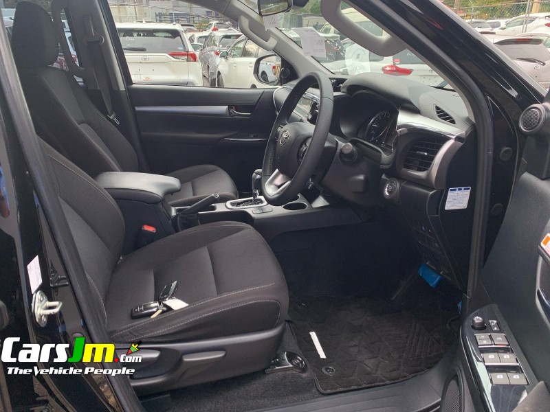 2021 Toyota Hilux image8