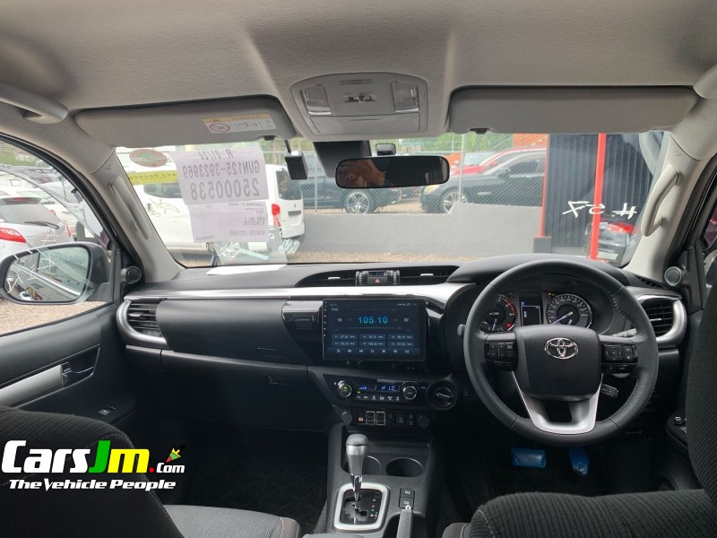 2021 Toyota Hilux image9