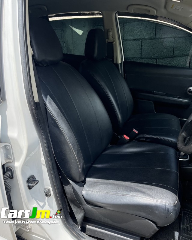 2012 Nissan Tiida  image1