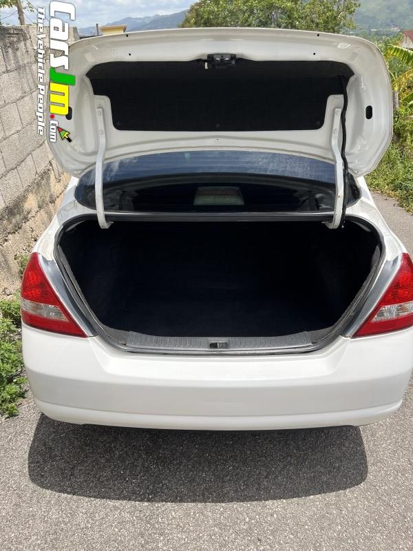 2012 Nissan Tiida  image2