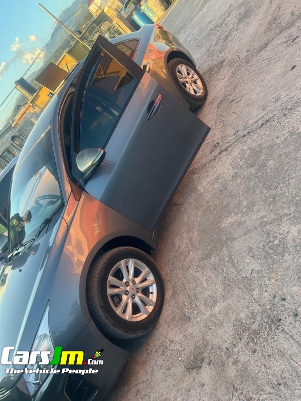 2015 Chevrolet Cruze image1