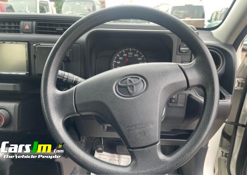 2017 Toyota Probox image1