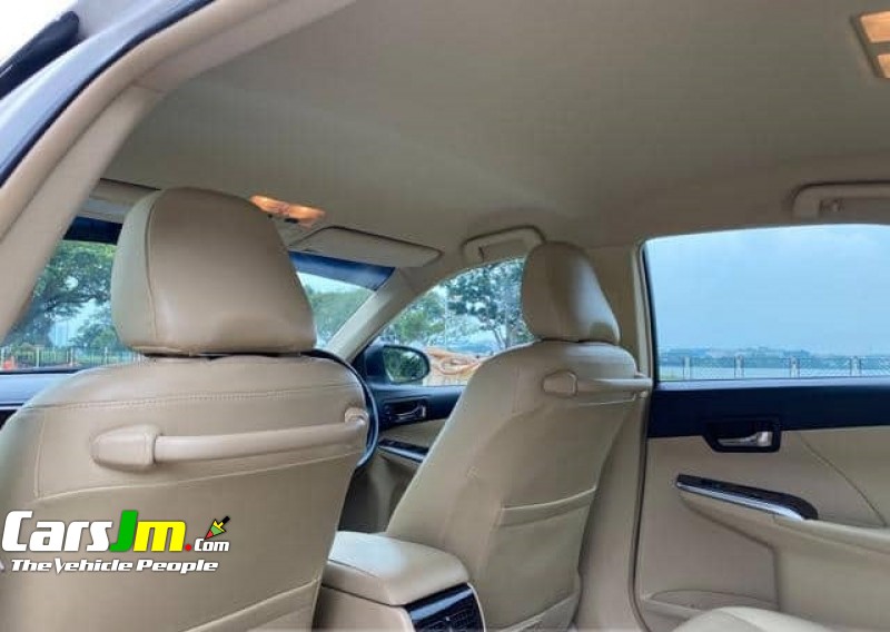 2018 Toyota Camry image1