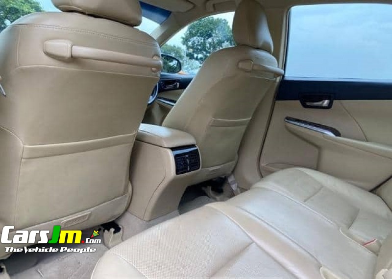 2018 Toyota Camry image2