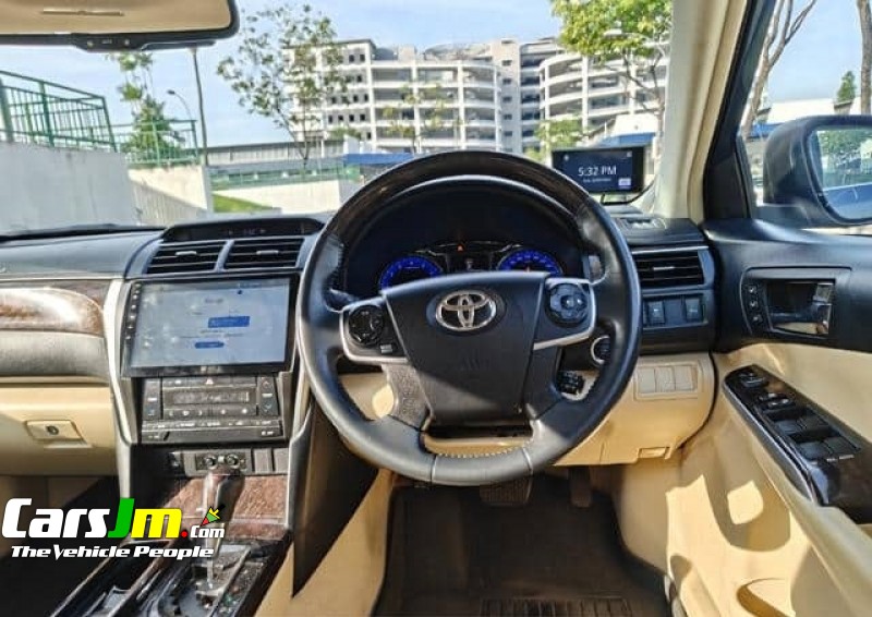 2016 Toyota Camry image2