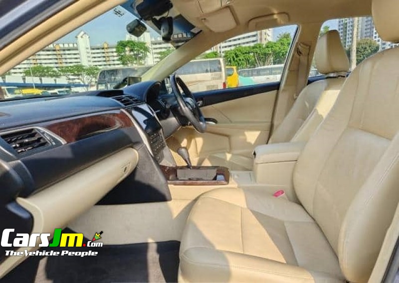 2016 Toyota Camry image9