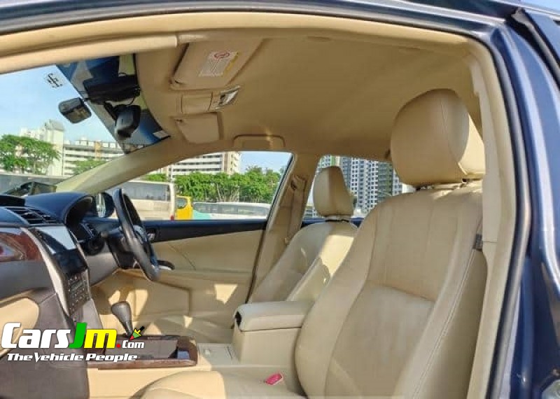 2016 Toyota Camry image10