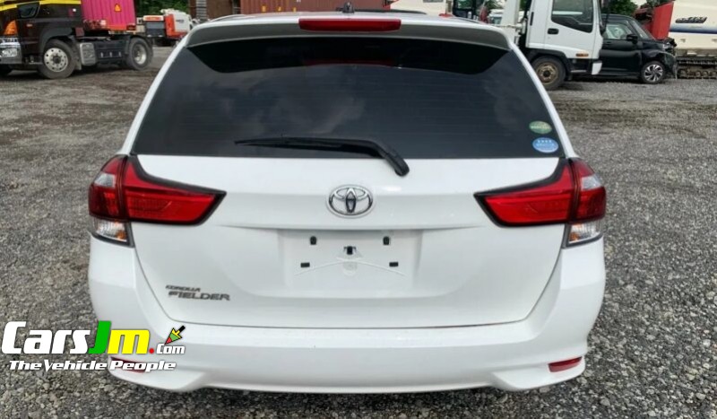 2016 Toyota Corolla Fielder image1