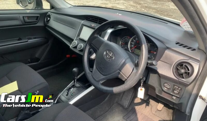 2016 Toyota Corolla Fielder image6