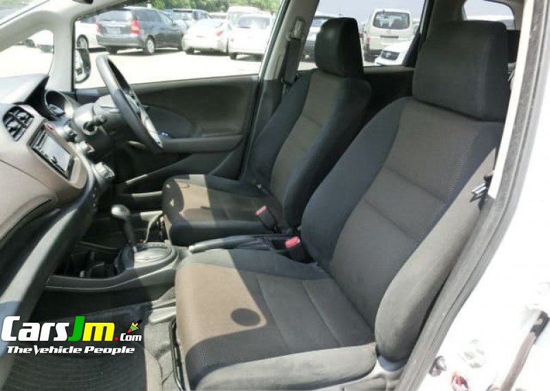 2013 Honda FIT SHUTTLE 15C image2