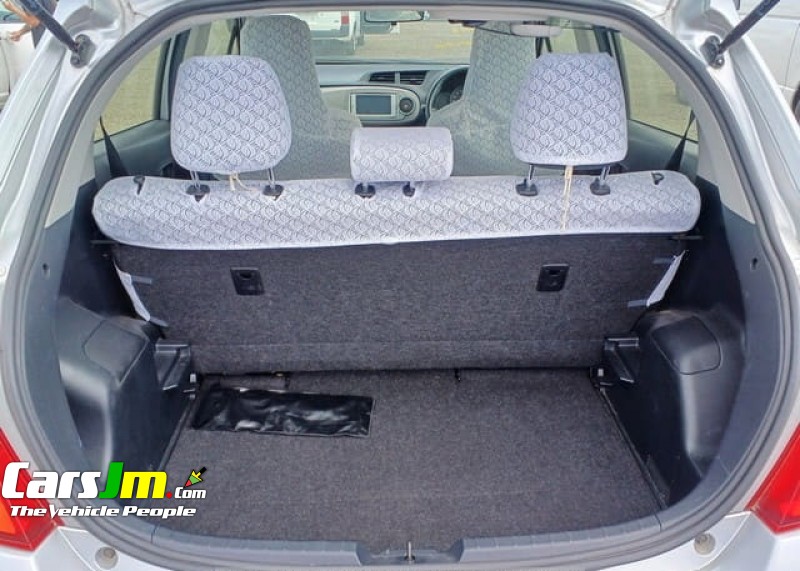 2012 Toyota VITZ image2