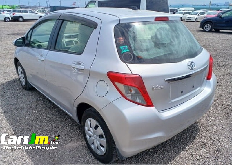 2012 Toyota VITZ image11