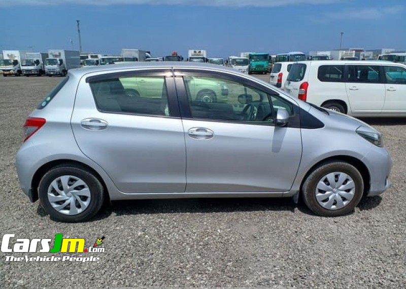 2012 Toyota VITZ image14