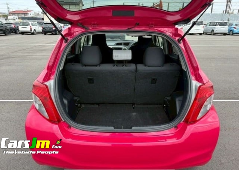 2013 Toyota VITZ image4