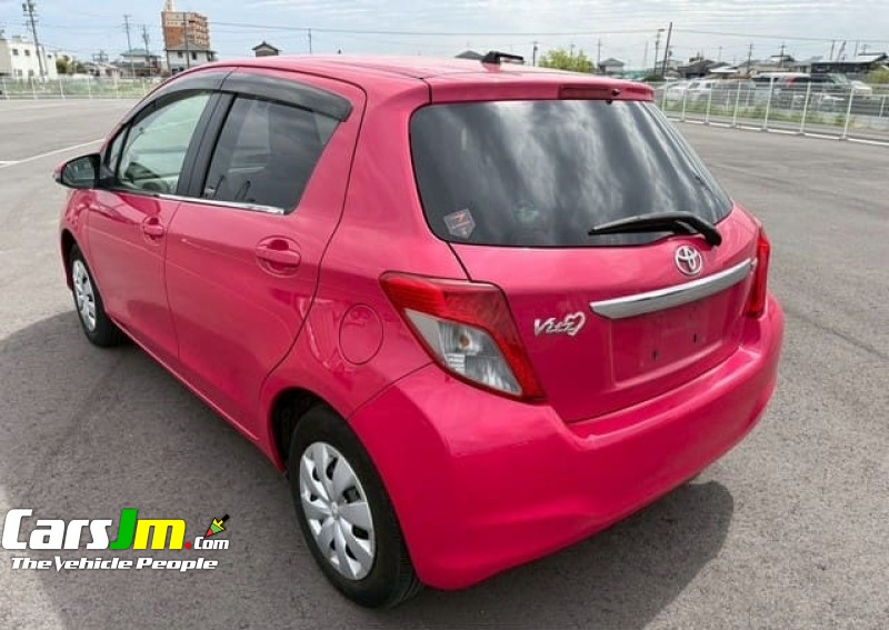 2013 Toyota VITZ image16