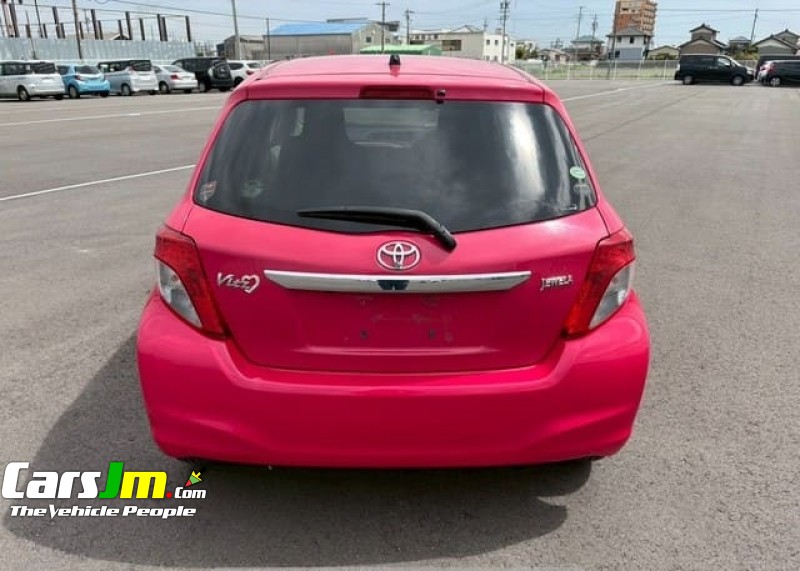 2013 Toyota VITZ image17