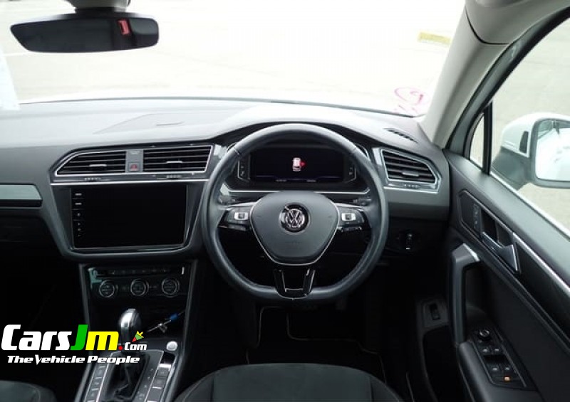 2019 Volkswagen TIGUAN  image1
