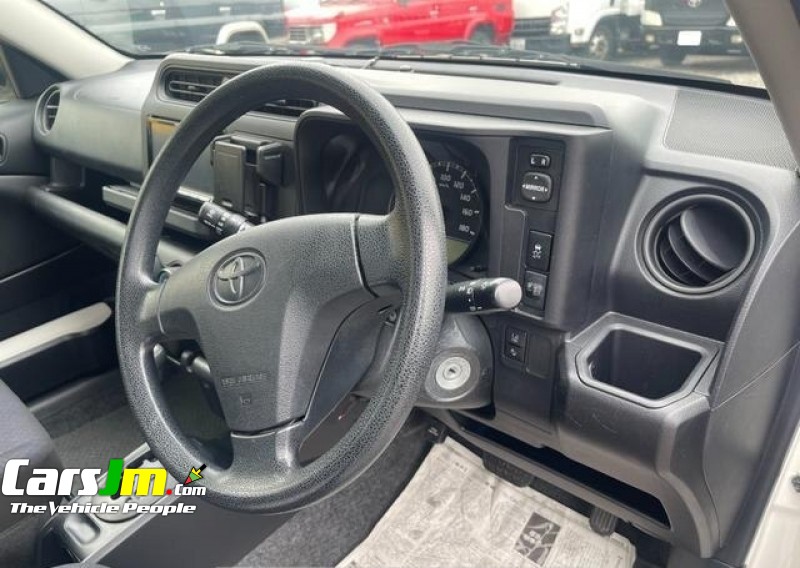 2017 Toyota PROBOX image10
