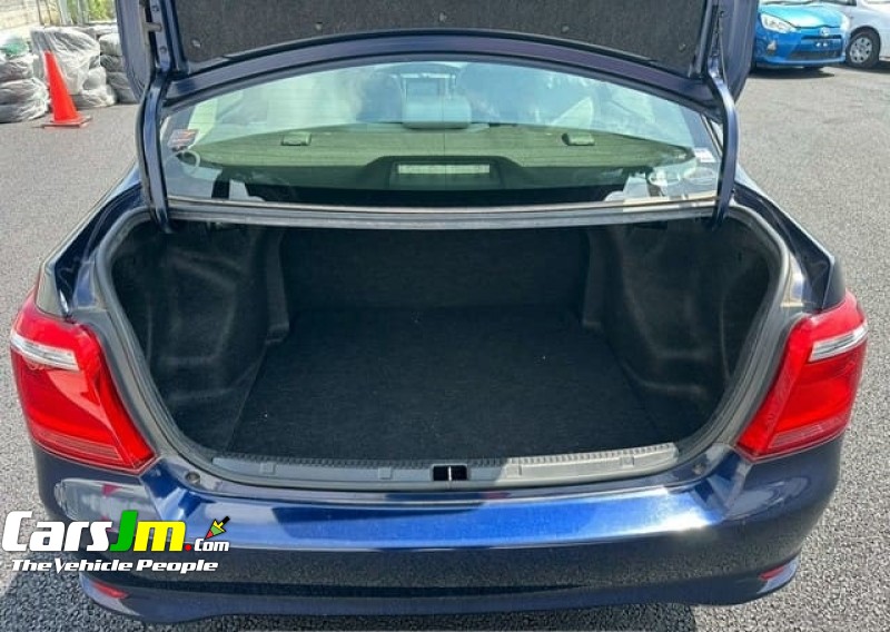 2017 Toyota COROLLA AXIO image3