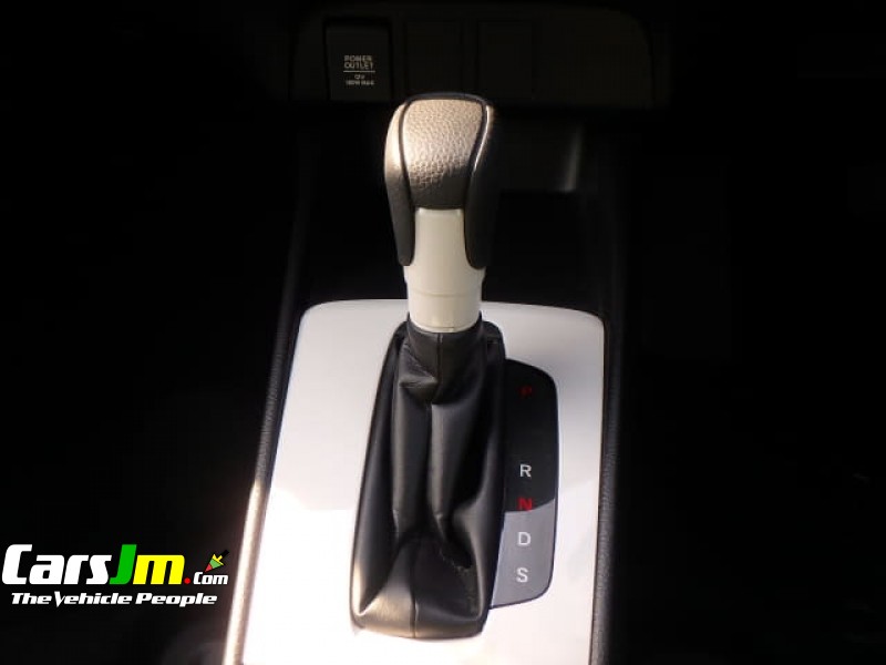 2020 Honda Fit image6