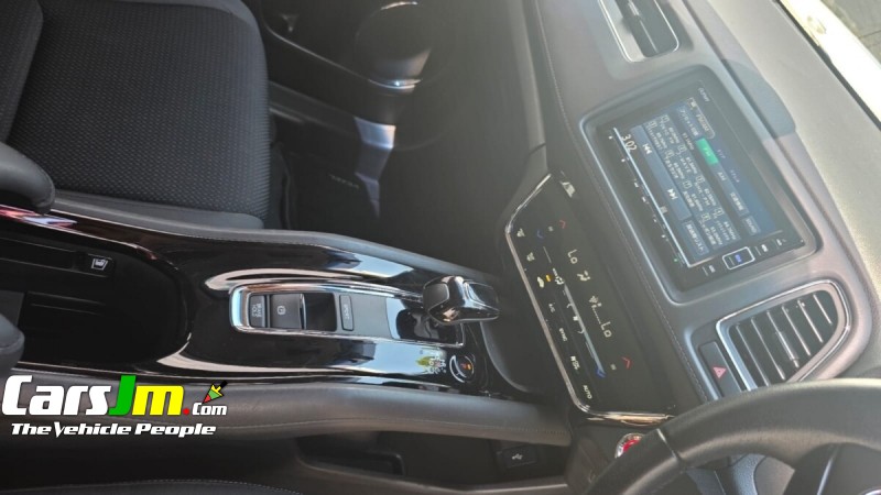 2017 Honda Vezel image16