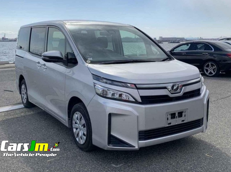 2019 Toyota Voxy  image1