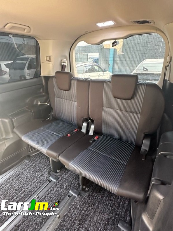 2018 Toyota Voxy ZS Kirameki image2
