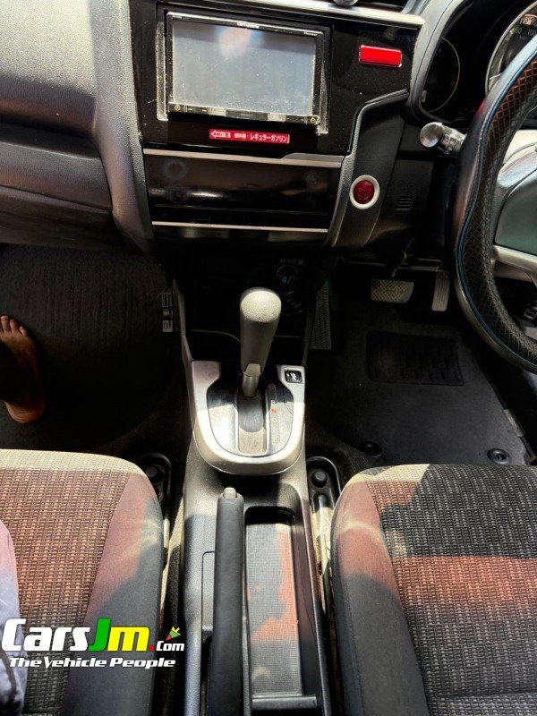 2017 Honda FIT image1